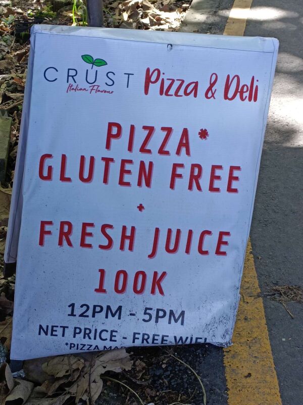 Crust Pizza & Deli : Pizza gluten free and fresh juice 100k