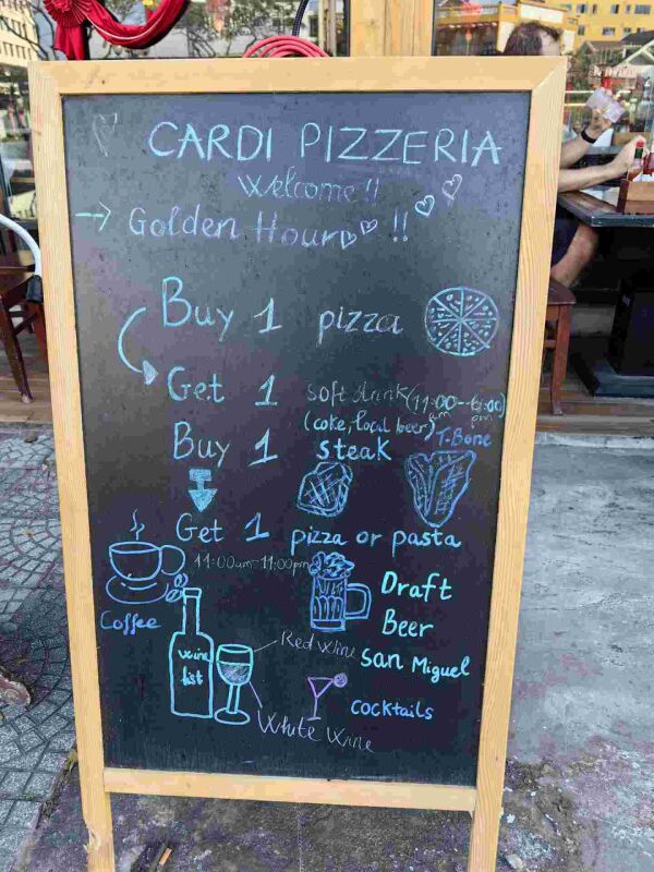 Cardi Pizzeria Bạch Đằng : Happy hour 
Buy 1 pizza get 1 soft drink