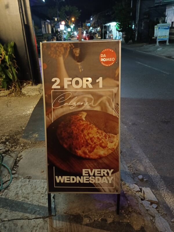 Da Roma Restaurant Canggu : 2 for 1 calzone every Wednesday